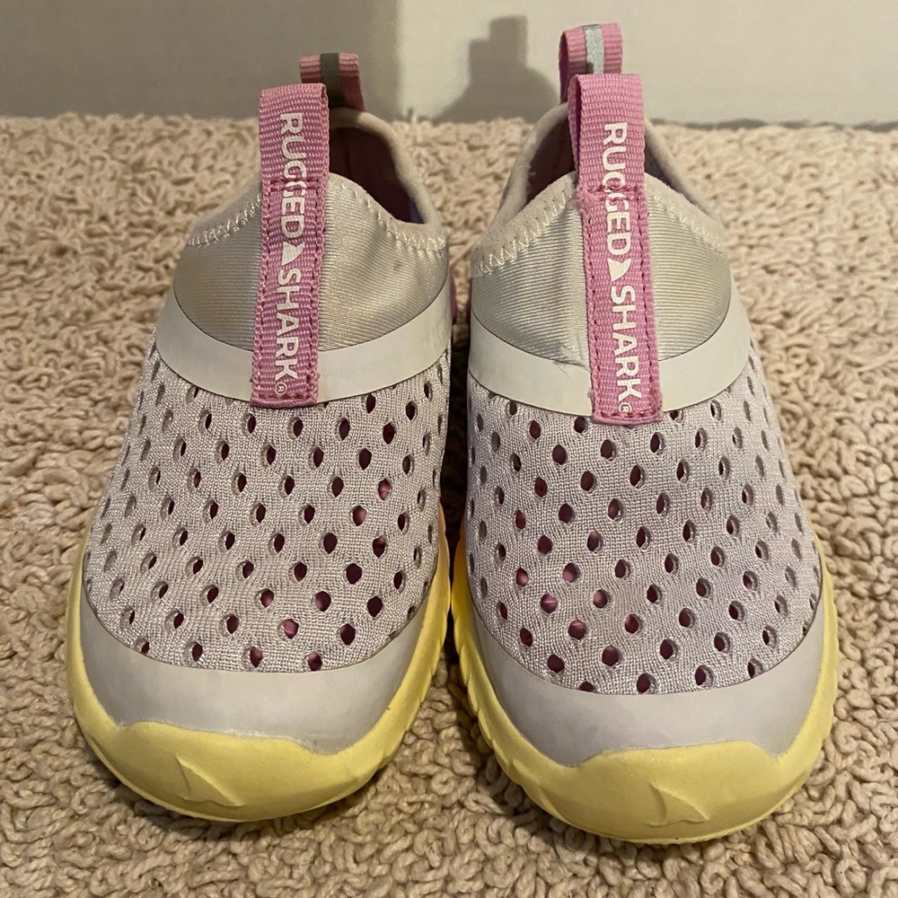 🦈Rugged Shark toddler water shoes size 7